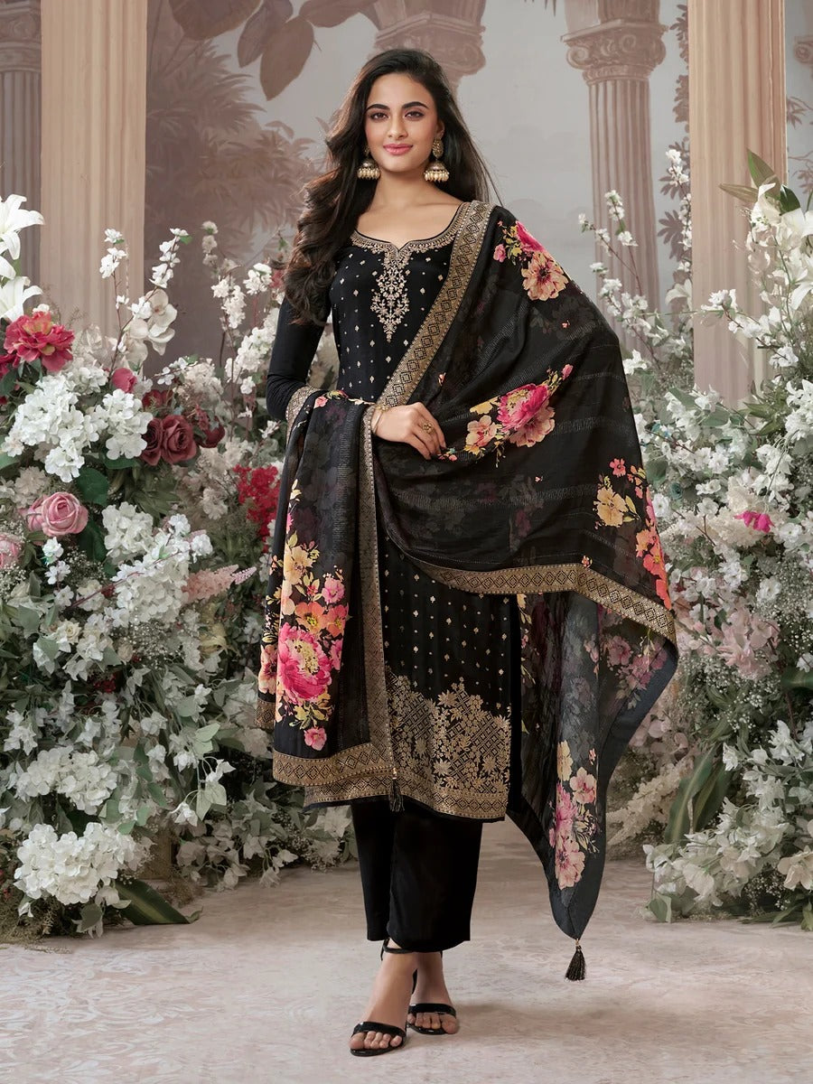 Kiran – Black Dola Silk Kurta Set with Jacquard Detailing and Intricate Embroidery, Paired with a Cherry Silk Dupatta – 3 Pcs