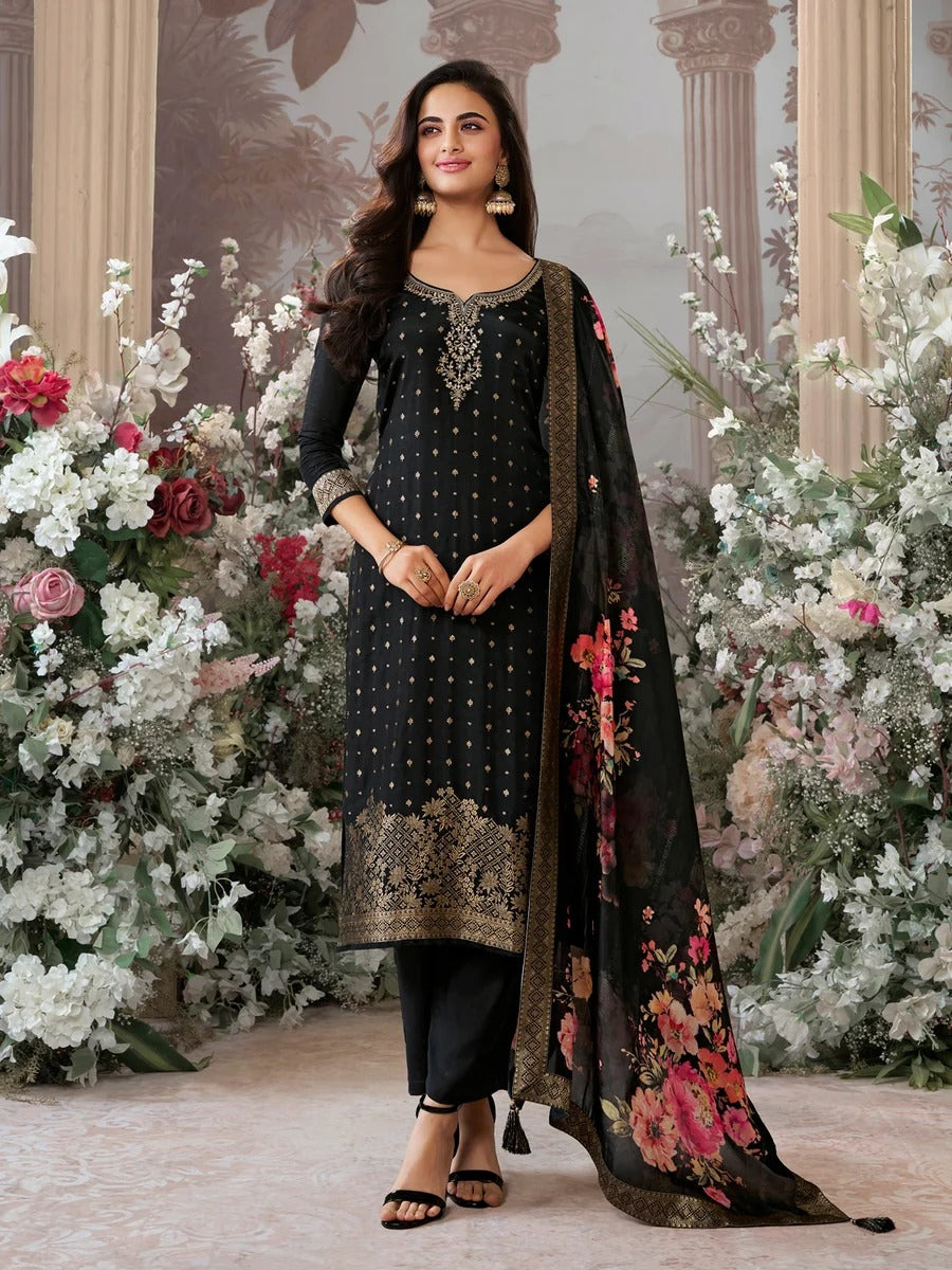 Kiran – Black Dola Silk Kurta Set with Jacquard Detailing and Intricate Embroidery, Paired with a Cherry Silk Dupatta – 3 Pcs
